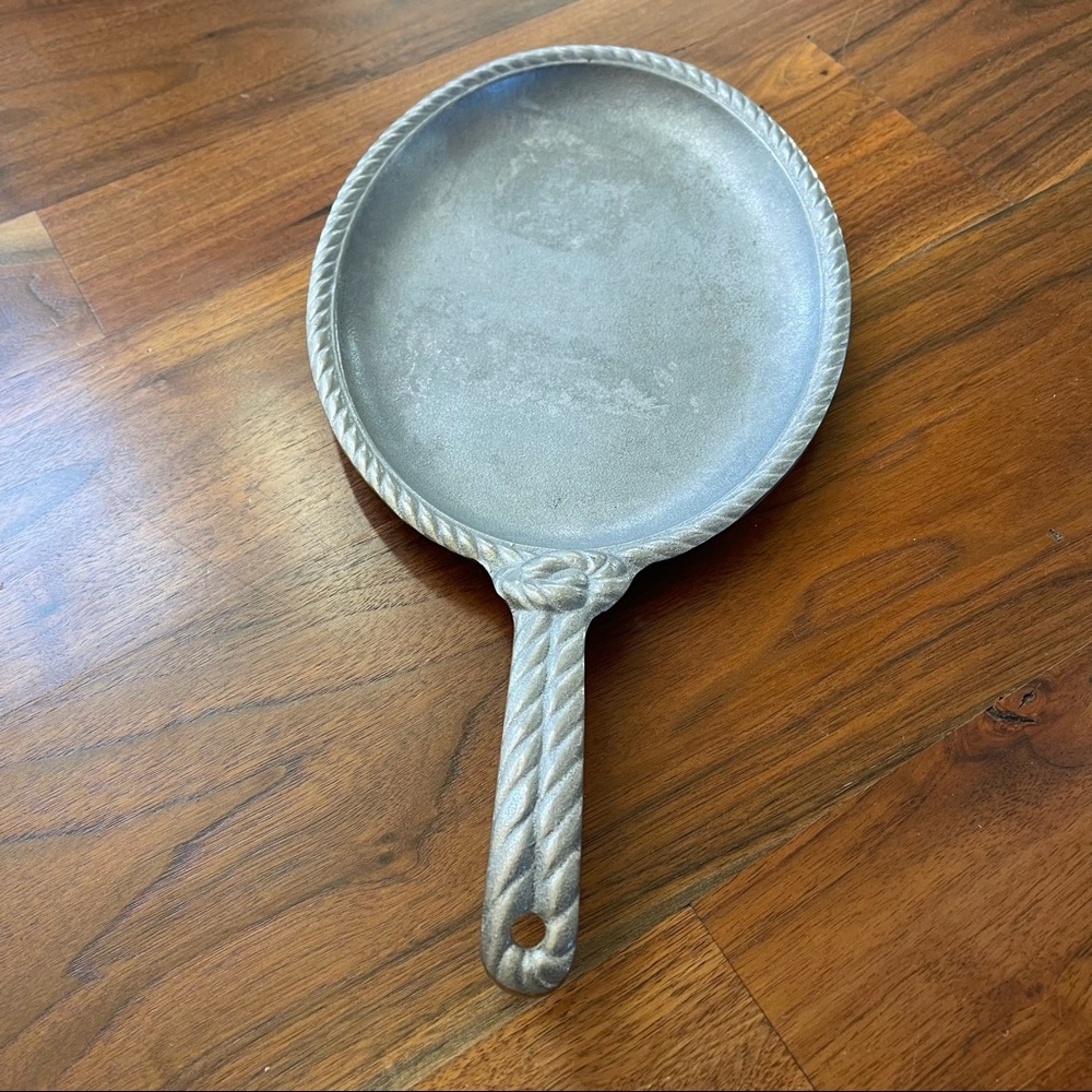 Wilton Armitale Handle Small Serving Tray